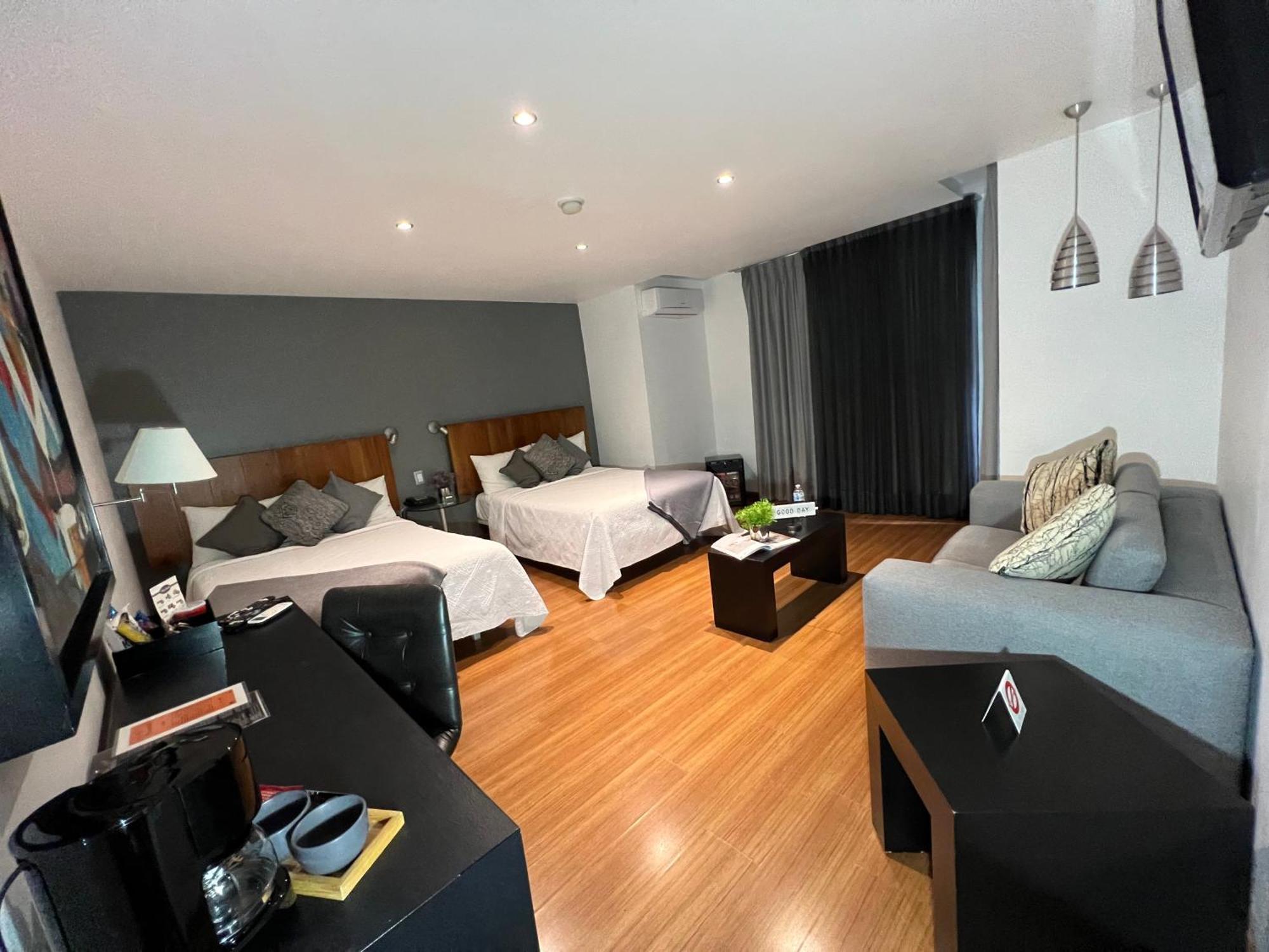Hotel Clarum 101 Запопан Екстериор снимка