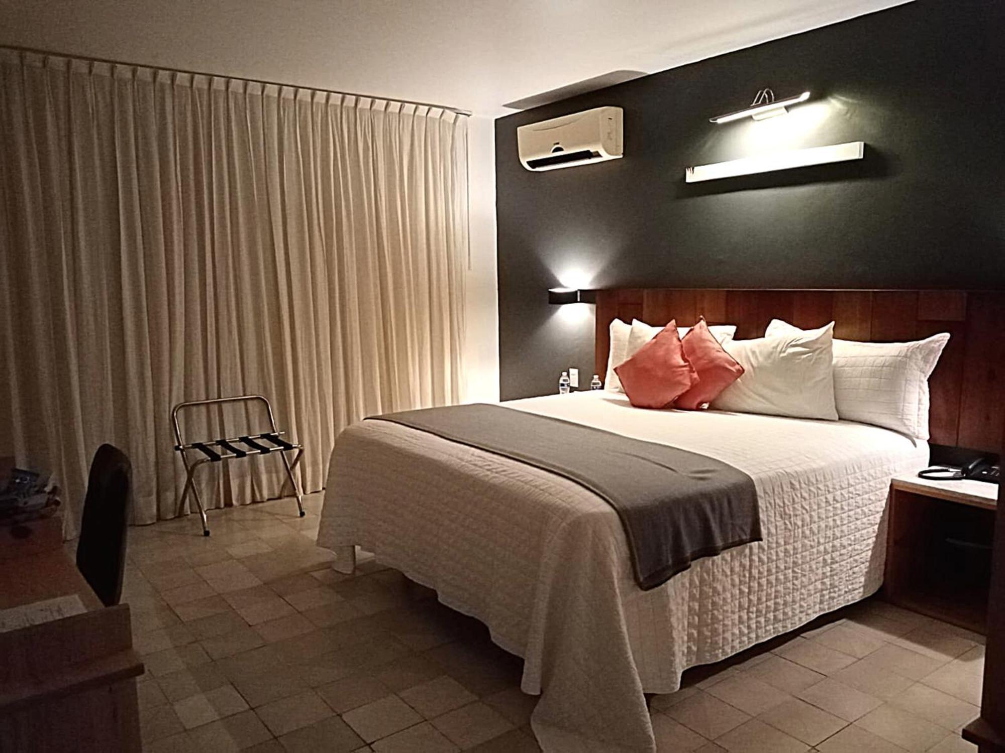 Hotel Clarum 101 Запопан Стая снимка