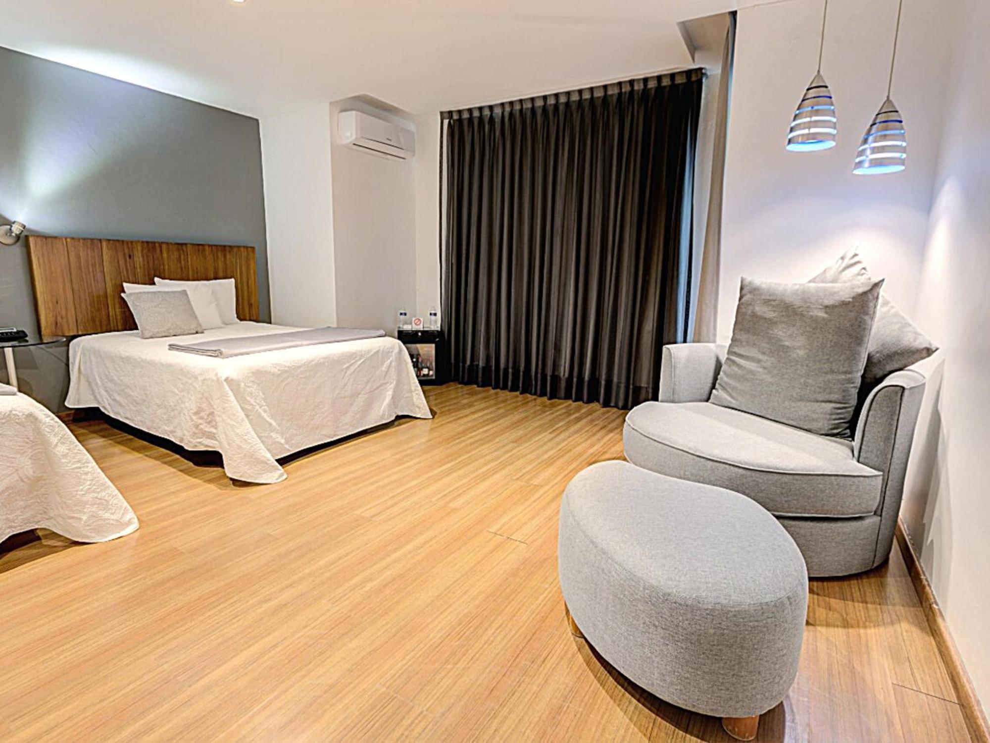 Hotel Clarum 101 Запопан Екстериор снимка