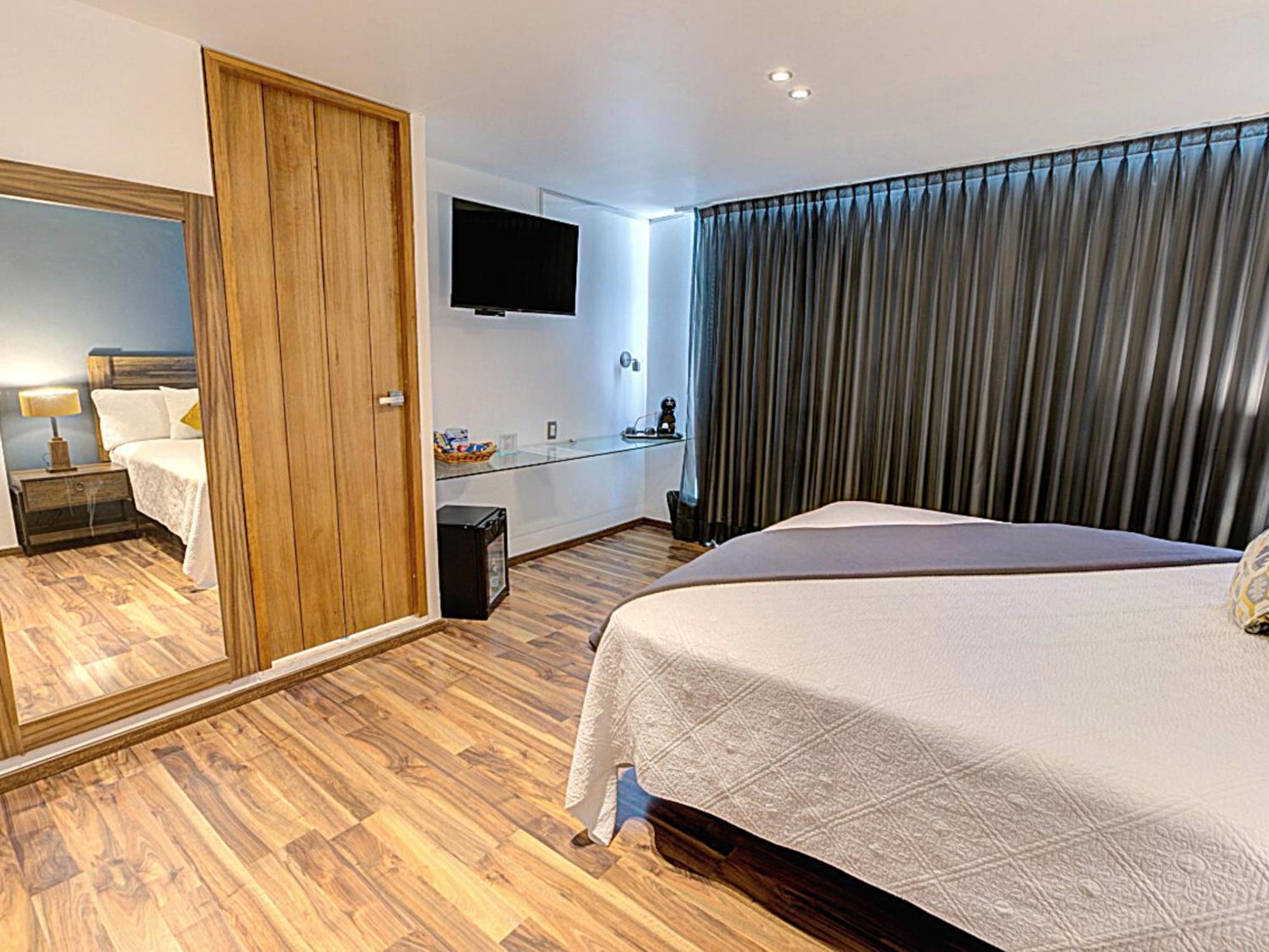 Hotel Clarum 101 Запопан Екстериор снимка