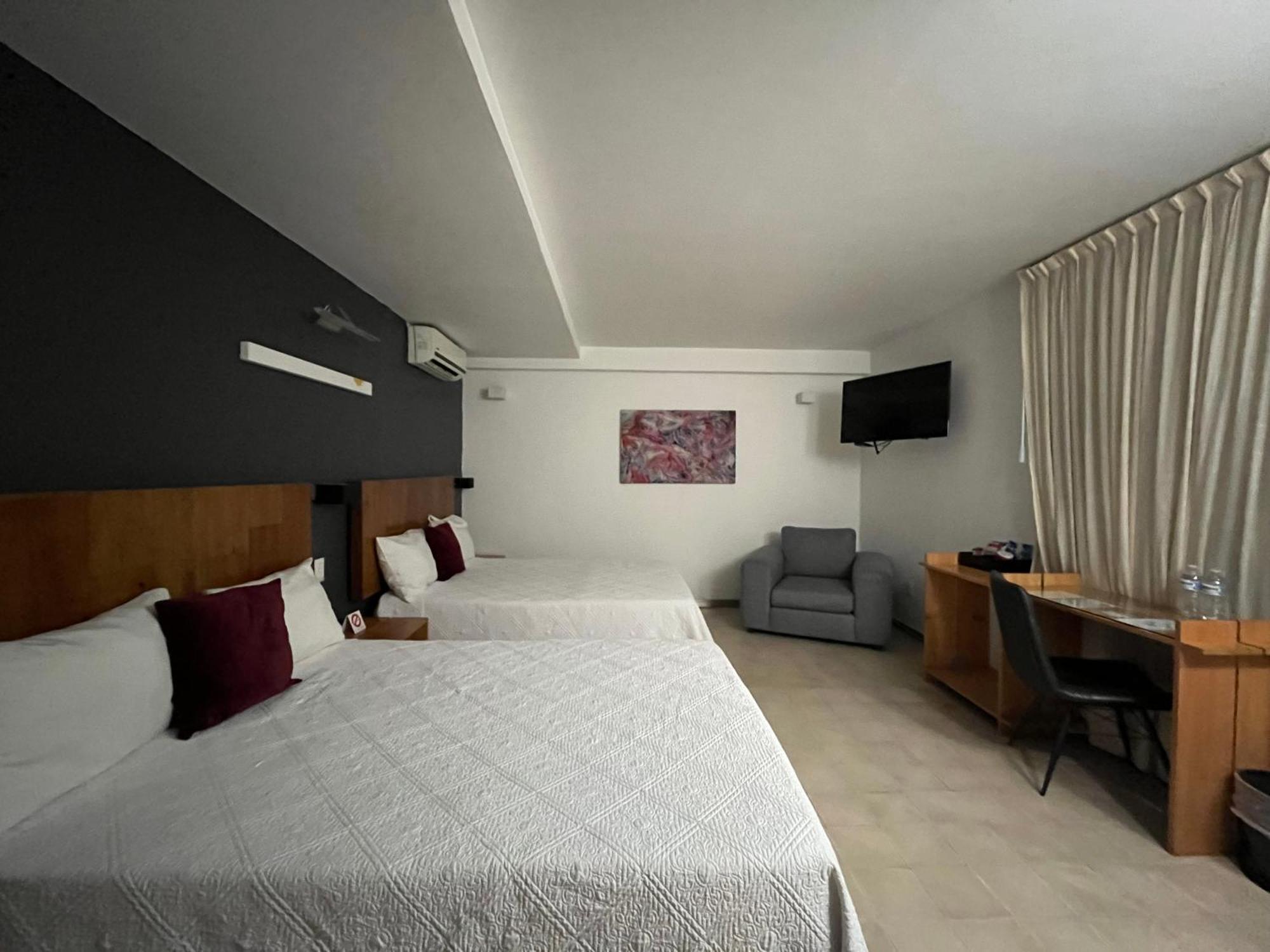 Hotel Clarum 101 Запопан Екстериор снимка